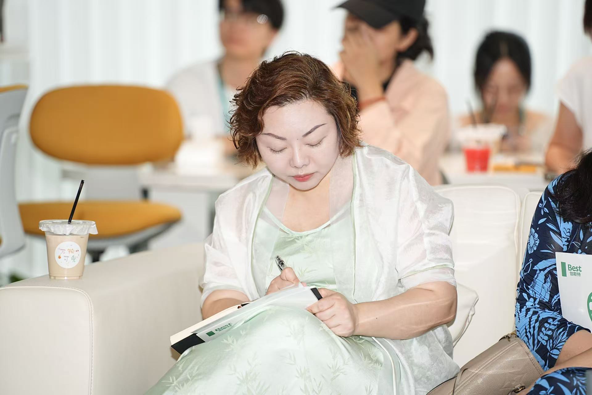 微信图片_20250611141613.jpg 微信图片_20250611141613.jpg